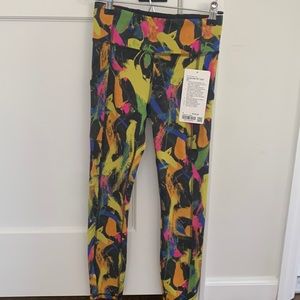 Lululemon size 4 Invigorate Tight - NWT